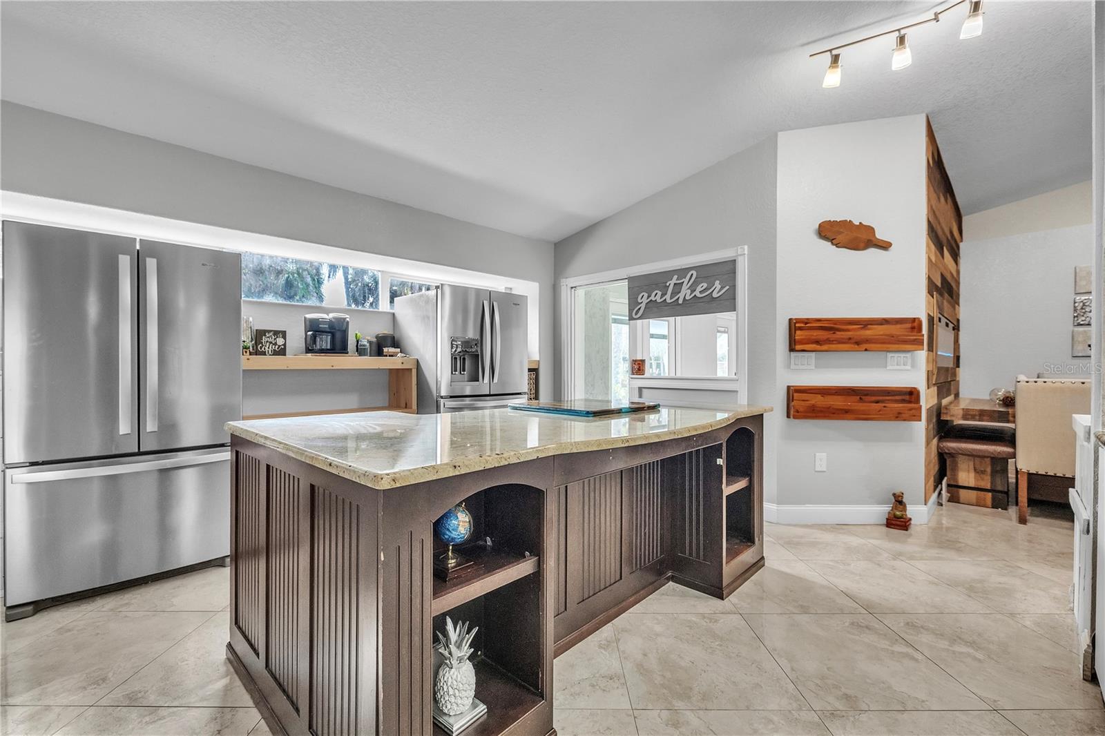 Image 19 of 94 For 3694 Crandon Road