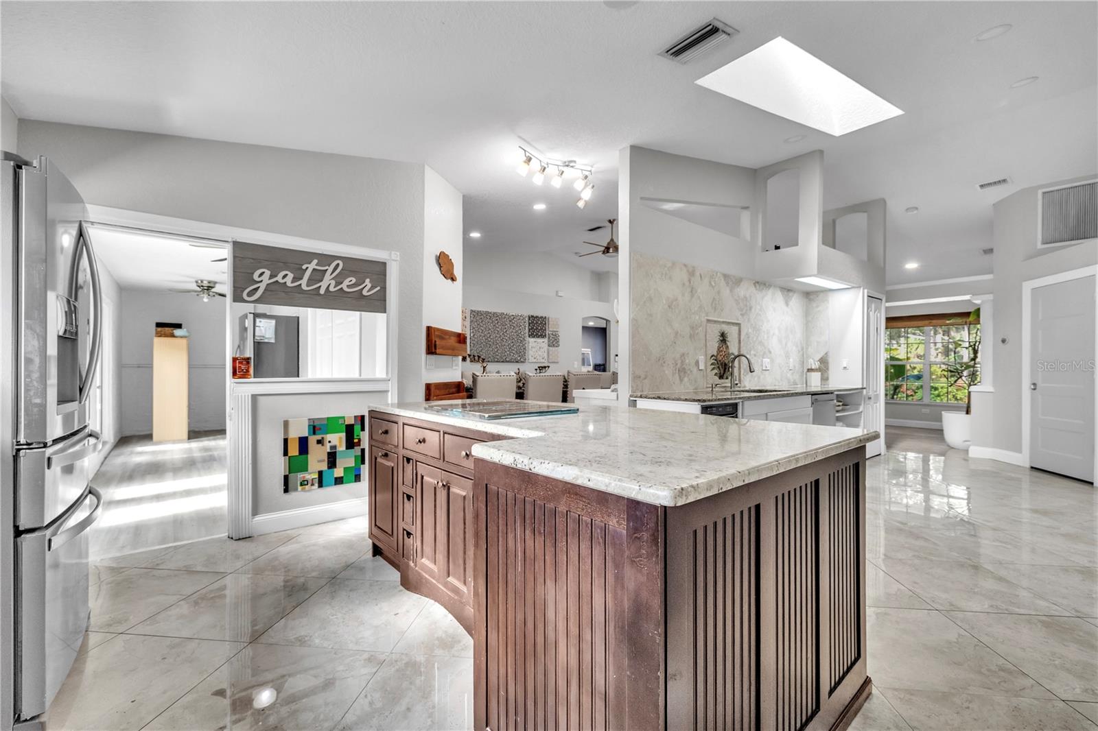 Image 21 of 94 For 3694 Crandon Road