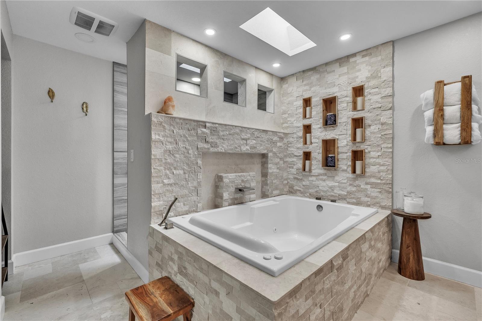 Image 47 of 94 For 3694 Crandon Road