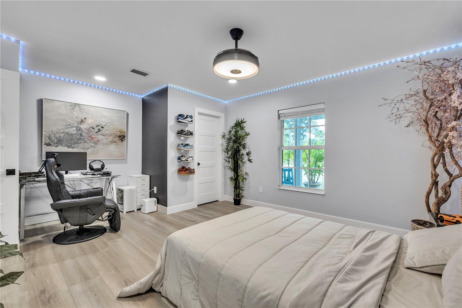 Image 56 of 94 For 3694 Crandon Road