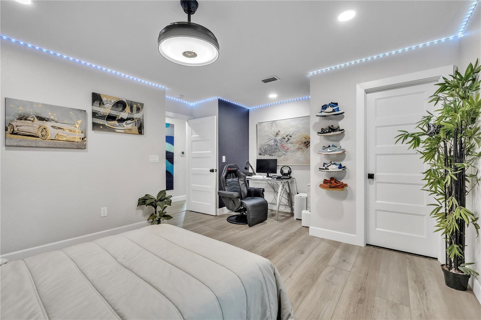 Image 57 of 94 For 3694 Crandon Road