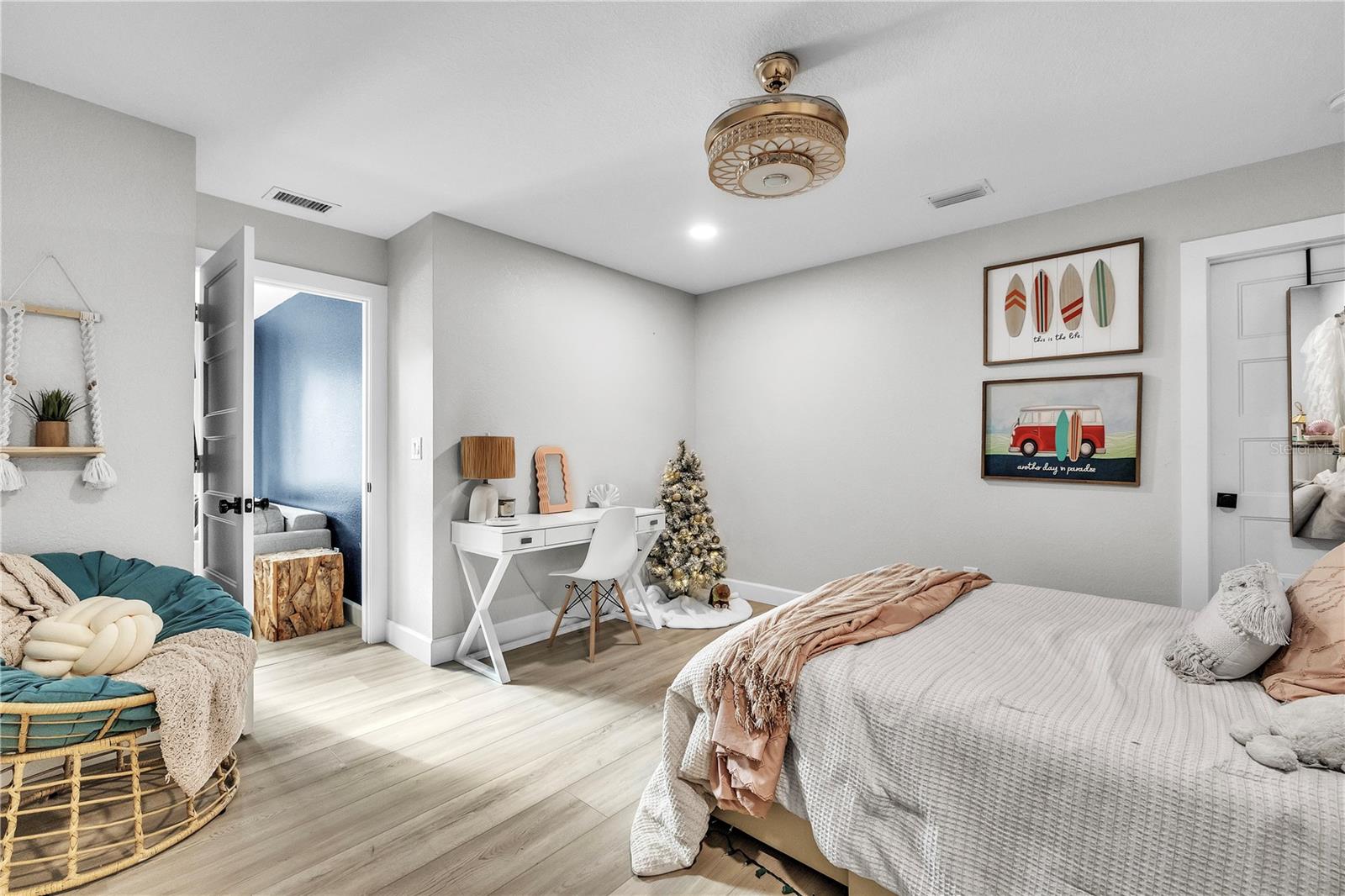 Image 64 of 94 For 3694 Crandon Road