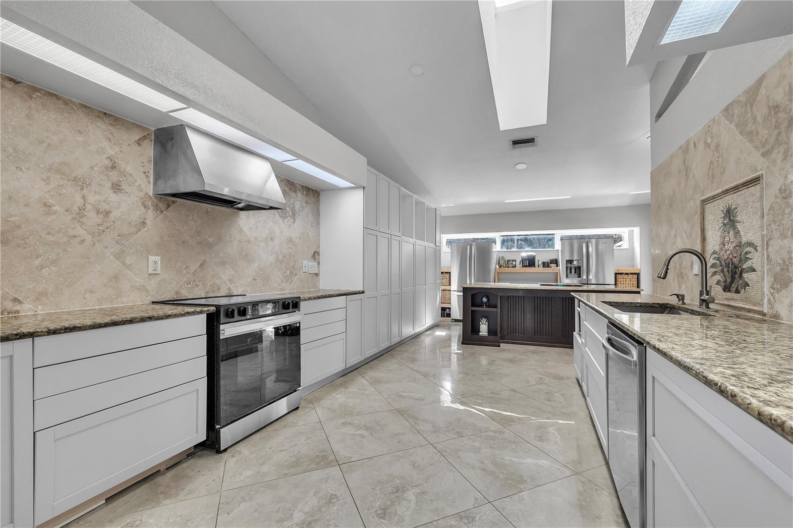 Image 7 of 94 For 3694 Crandon Road