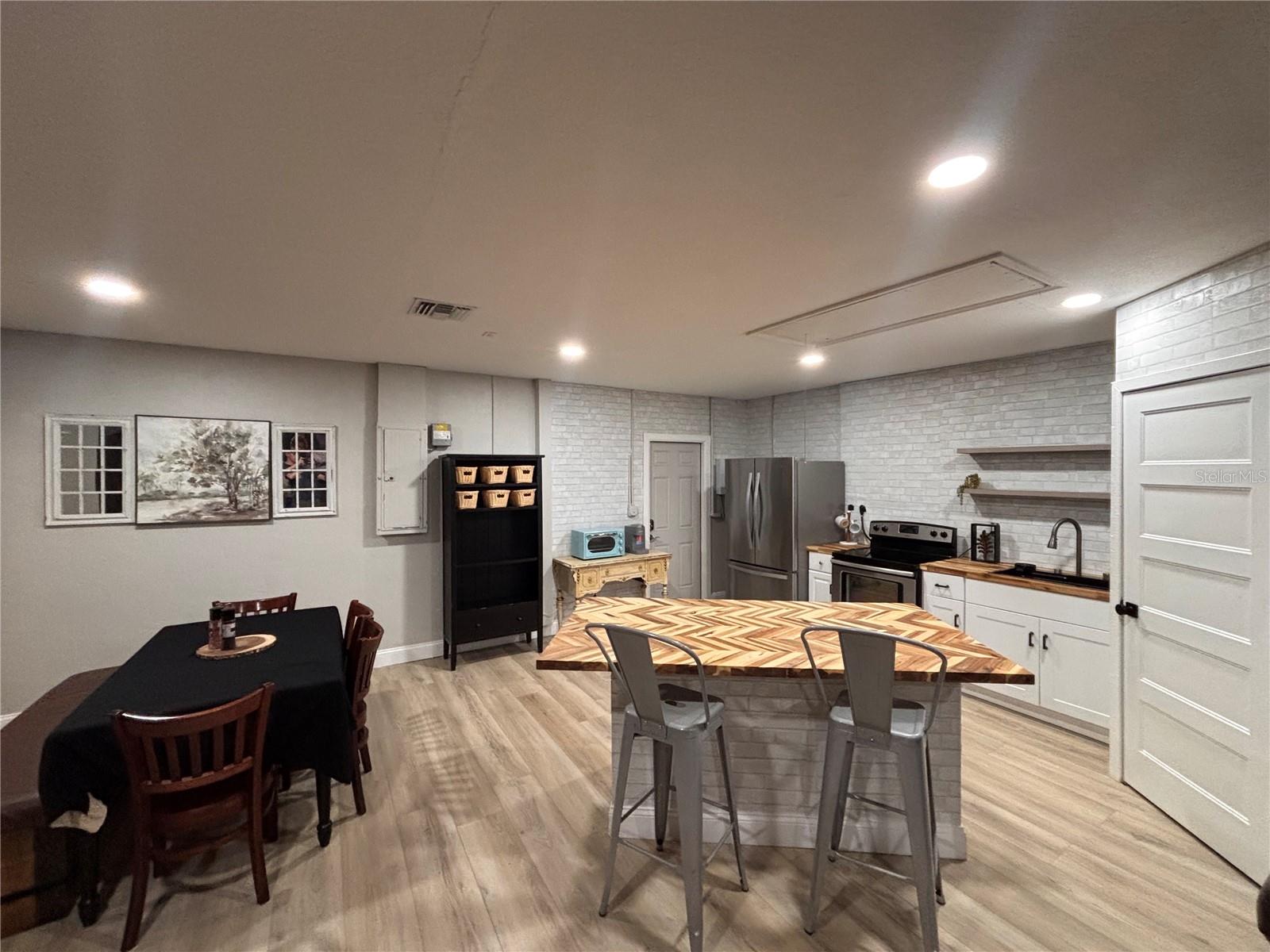 Image 83 of 94 For 3694 Crandon Road