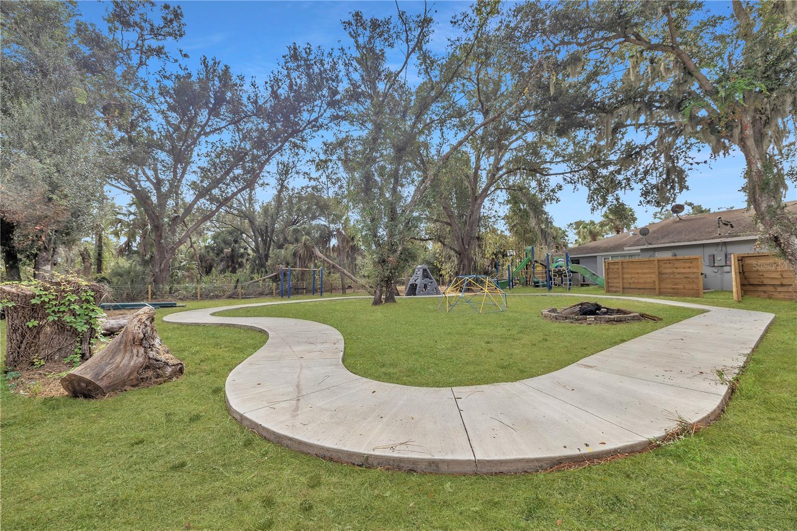 Image 90 of 94 For 3694 Crandon Road