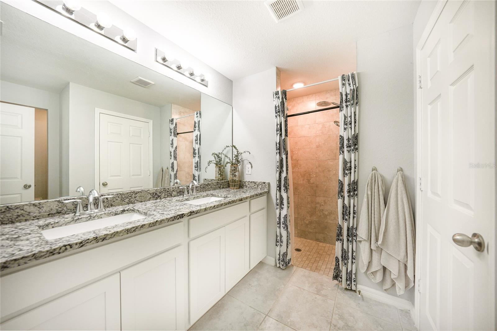 Image 13 of 42 For 16280 Mintra Court