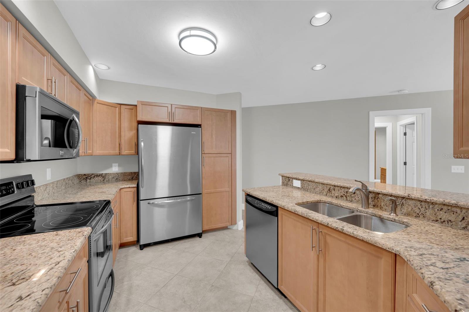 Image 9 of 36 For 7150 Golden Eagle Court 213