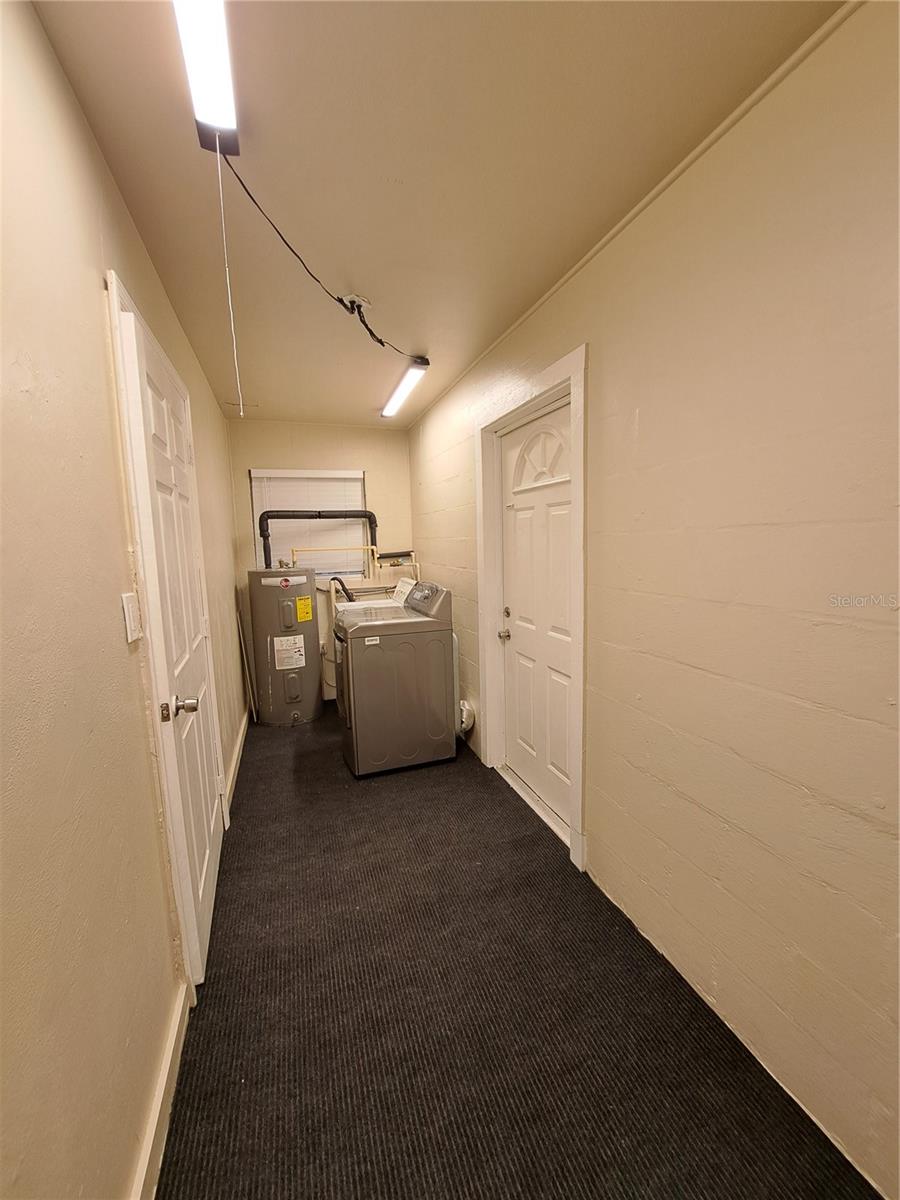 Image 21 of 26 For 3934 Conway Boulevard