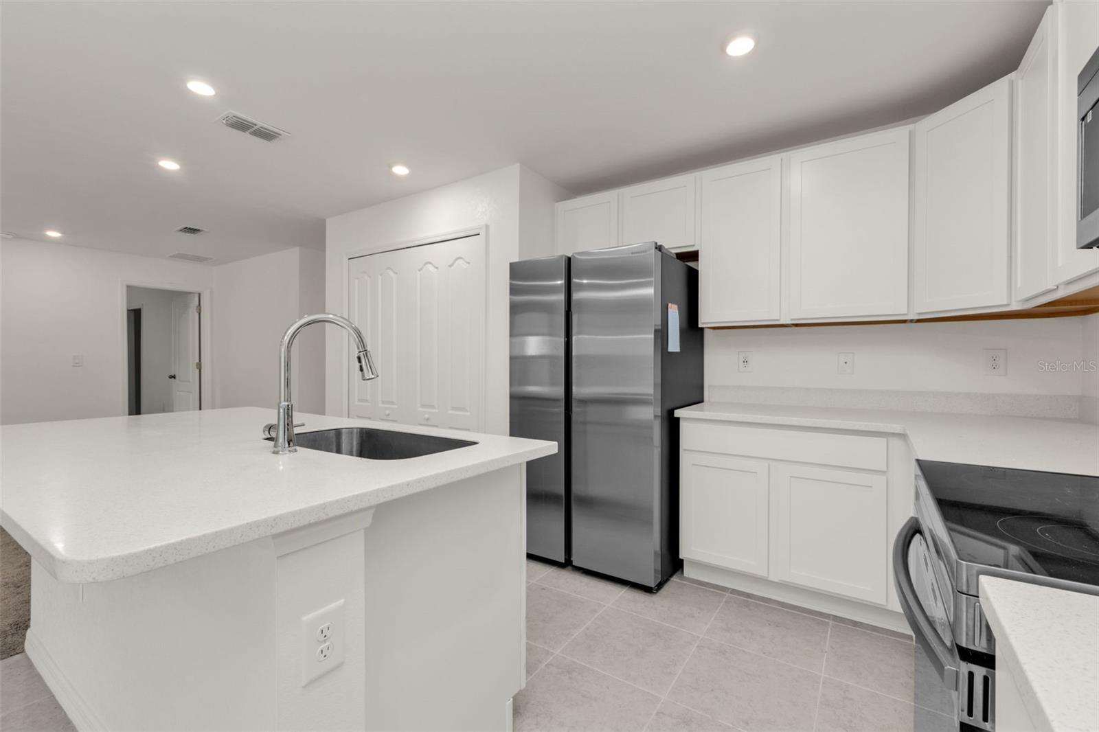 Image 23 of 34 For 1074 Marcus Street