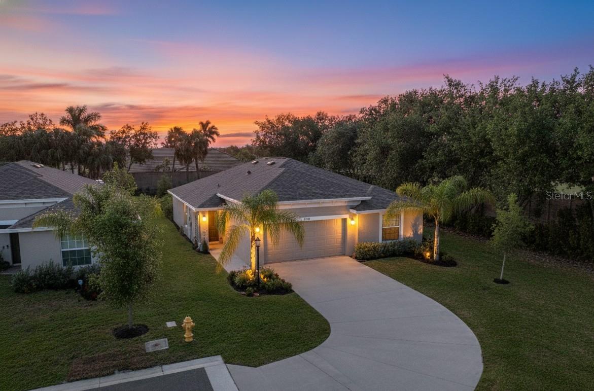 Image 3 of 45 For 3801 Treasure Oak Way