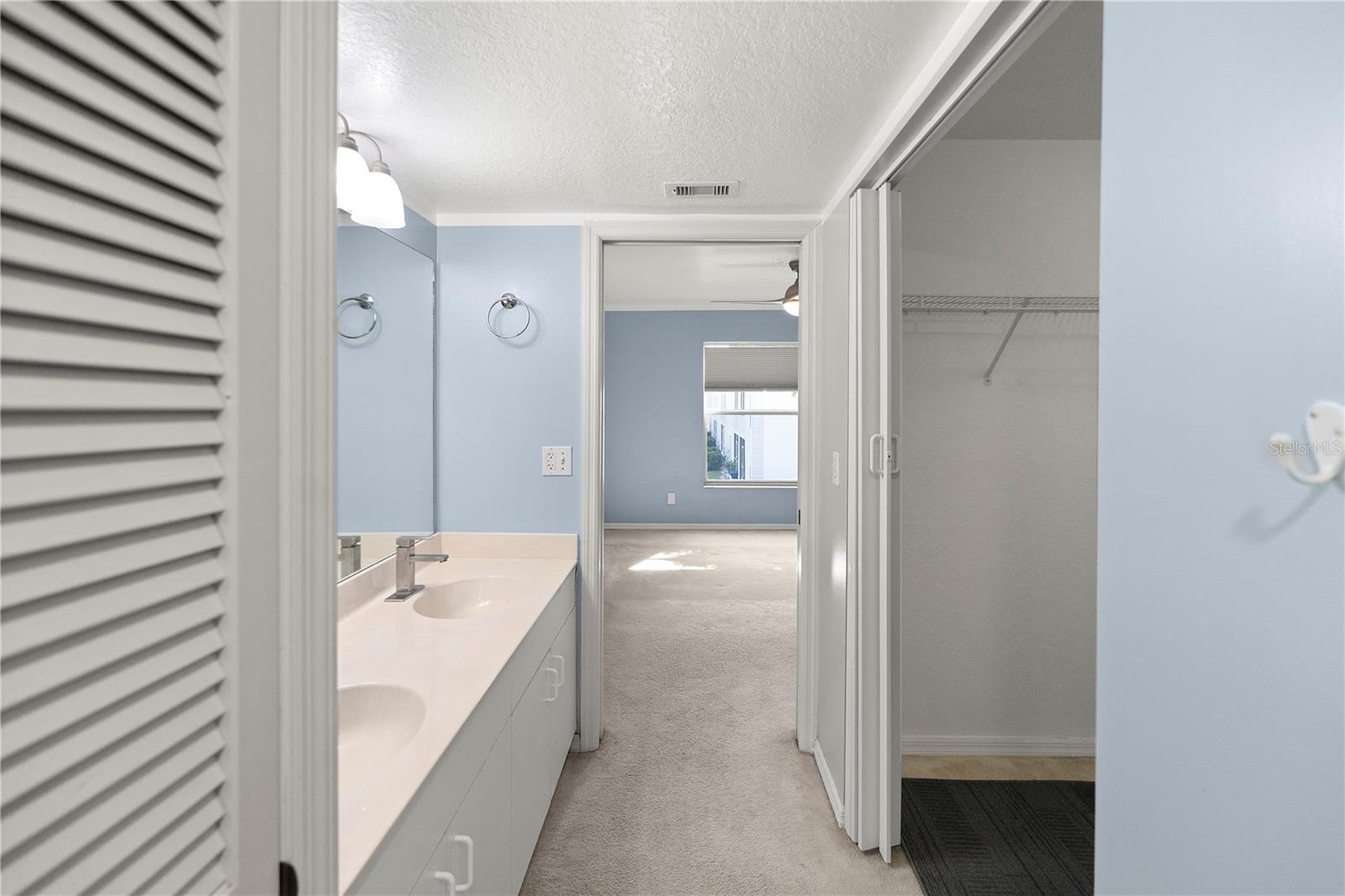 Image 19 of 23 For 9610 Victoria Lane D202