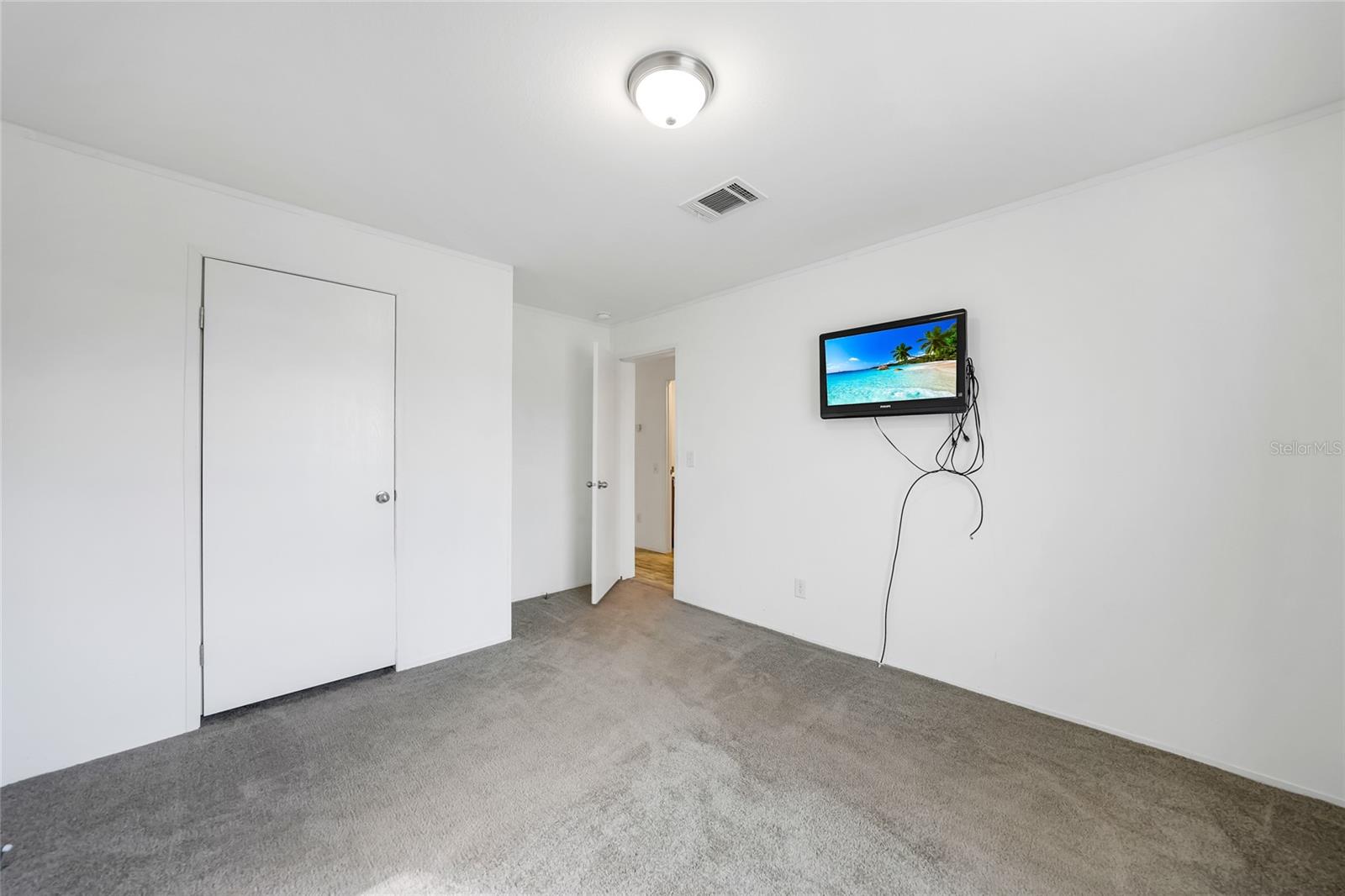 Image 18 of 57 For 1704 Clover Drive