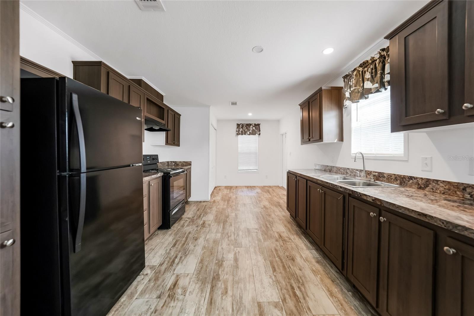 Image 5 of 57 For 1704 Clover Drive