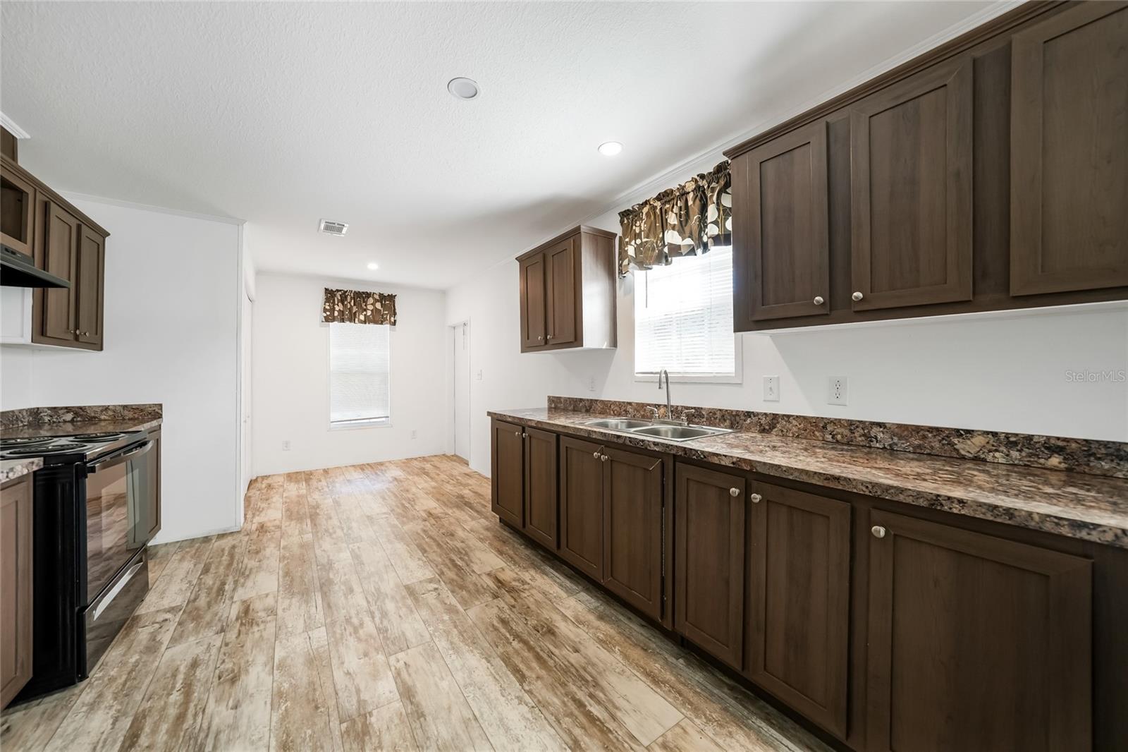 Image 6 of 57 For 1704 Clover Drive