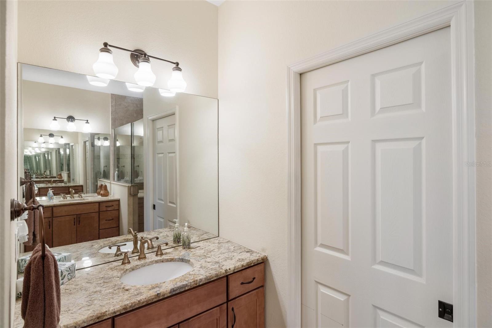 Image 22 of 44 For 1054 Arden Terrace Nw