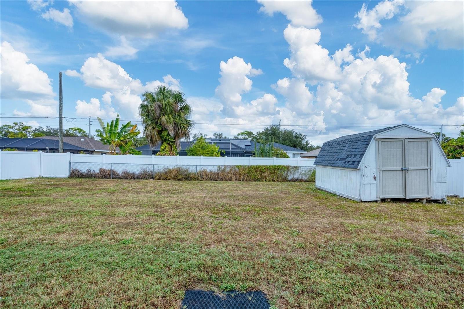 Image 14 of 38 For 18388 Robinson Avenue