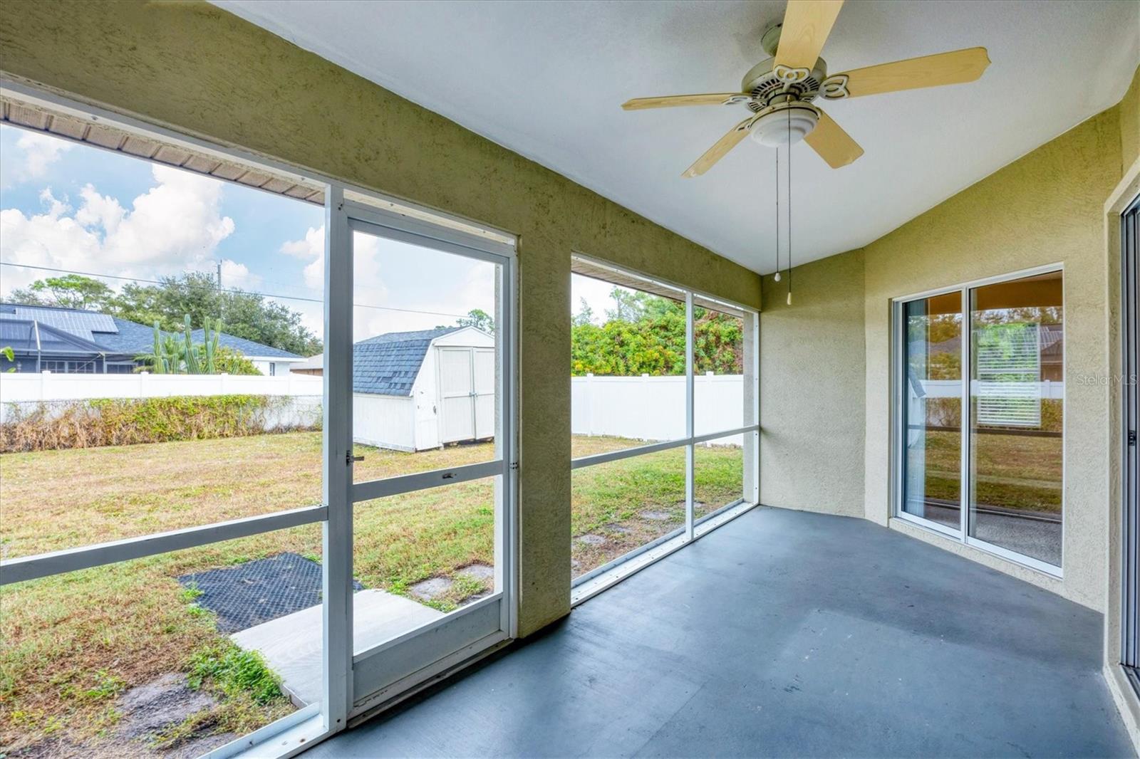 Image 15 of 38 For 18388 Robinson Avenue