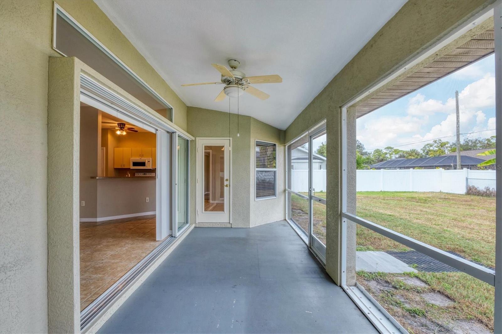 Image 16 of 38 For 18388 Robinson Avenue