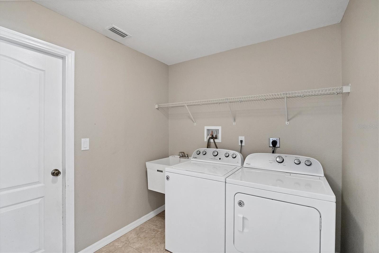 Image 17 of 38 For 18388 Robinson Avenue