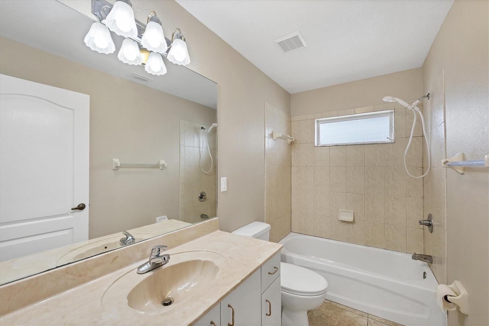 Image 19 of 38 For 18388 Robinson Avenue