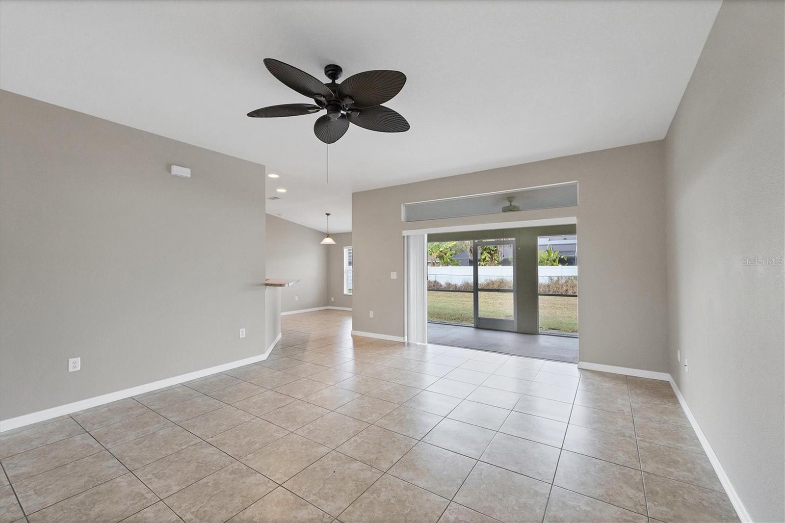 Image 4 of 38 For 18388 Robinson Avenue