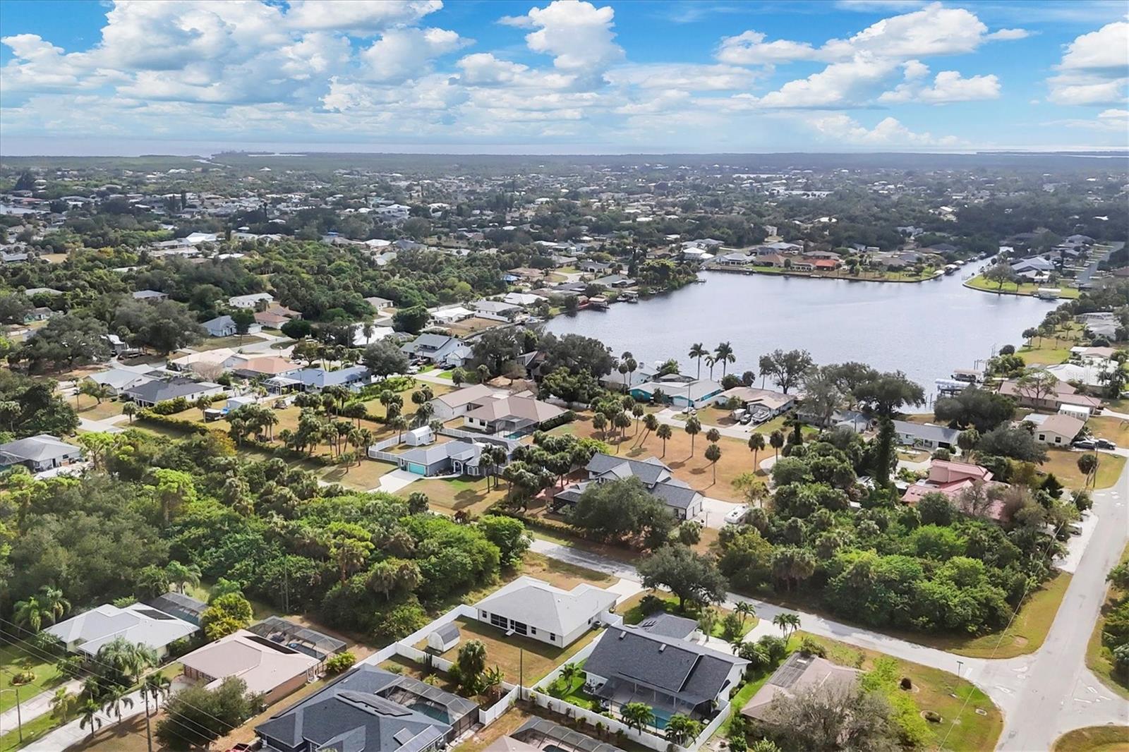 Image 5 of 38 For 18388 Robinson Avenue