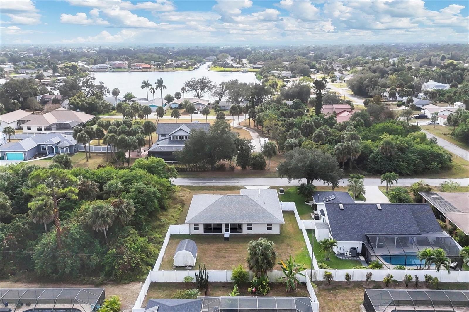 Image 9 of 38 For 18388 Robinson Avenue