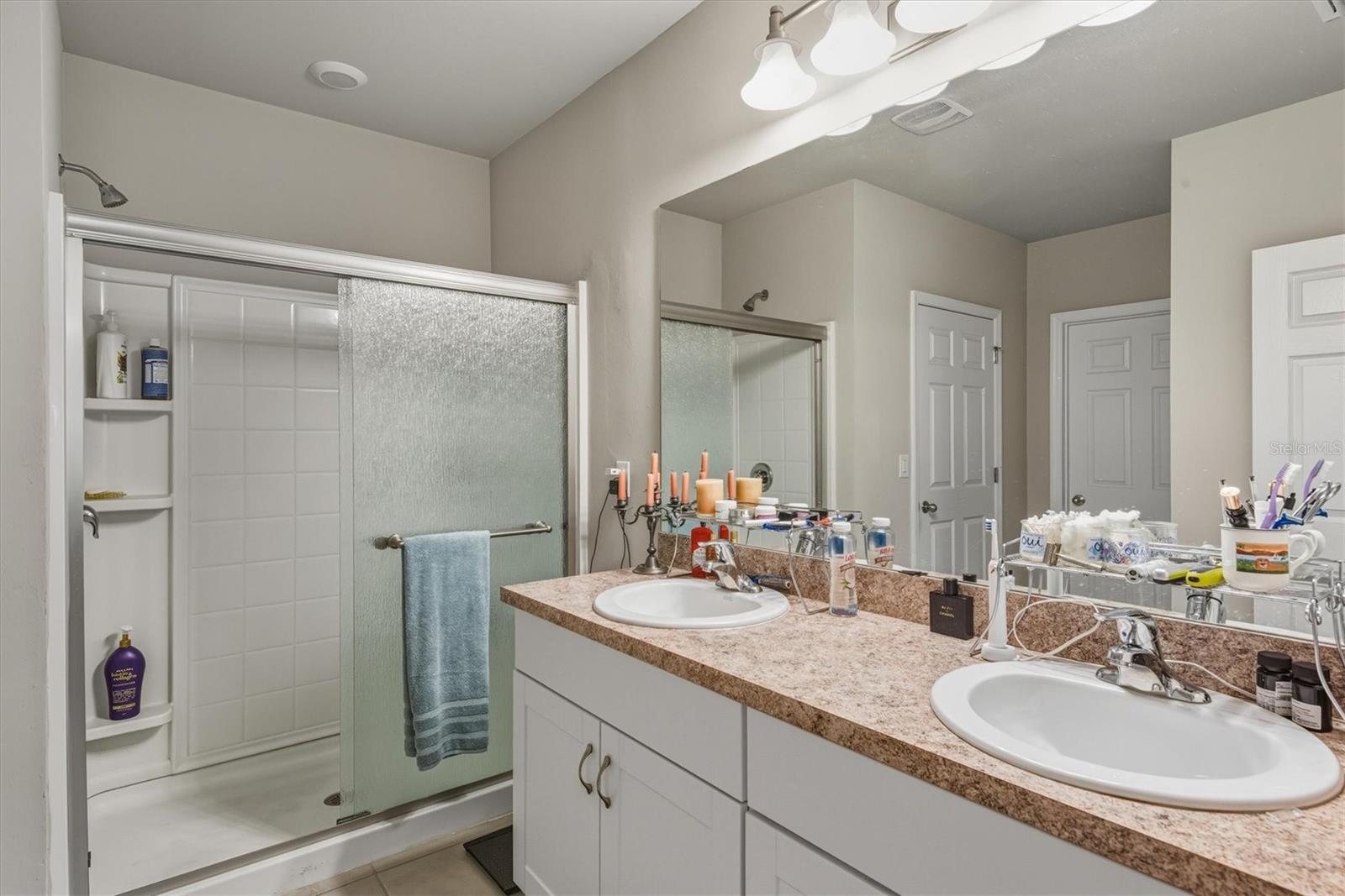 Image 16 of 74 For 25312 Lenox Circle