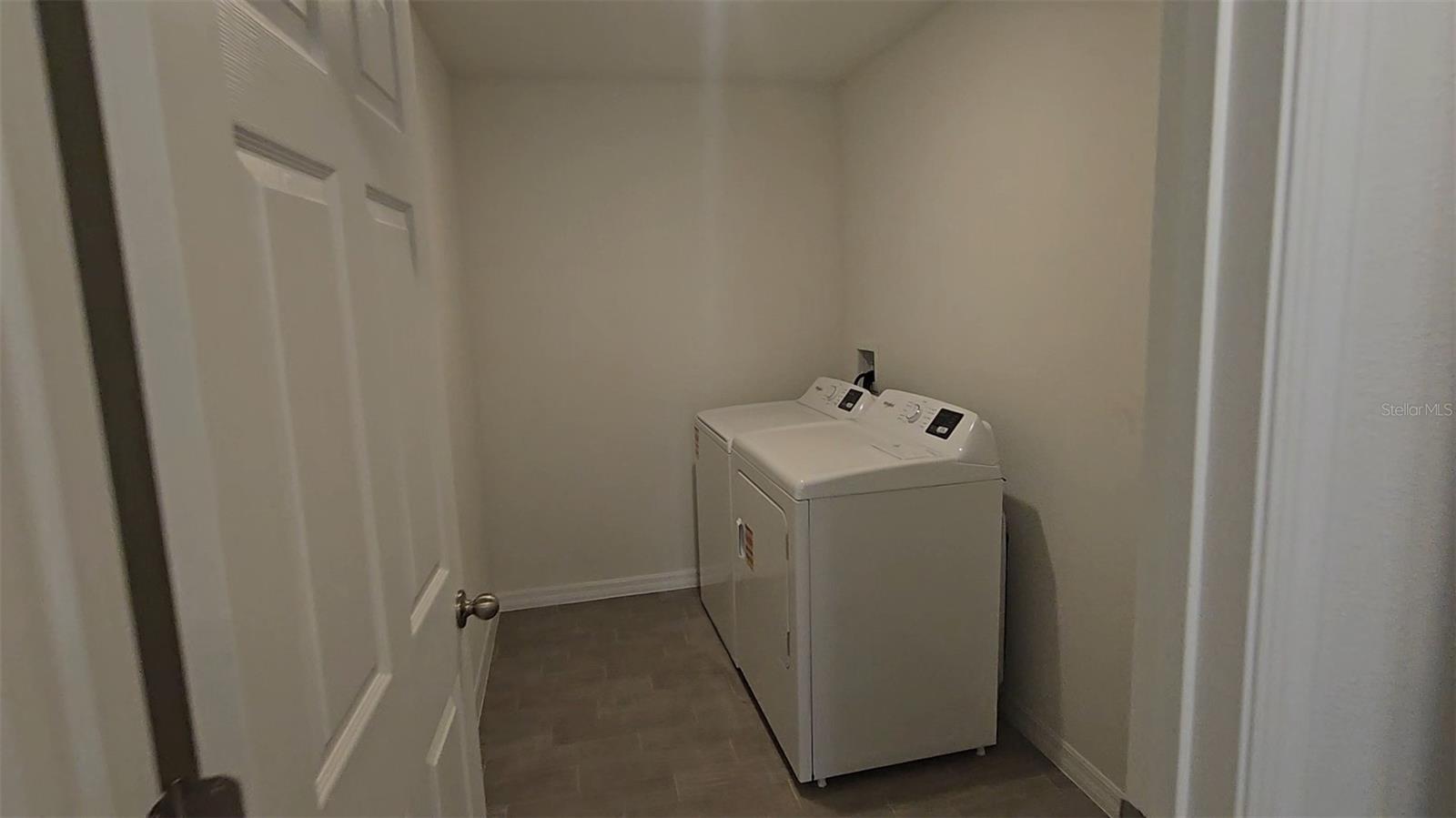 Image 14 of 32 For 328 Elderberry Court