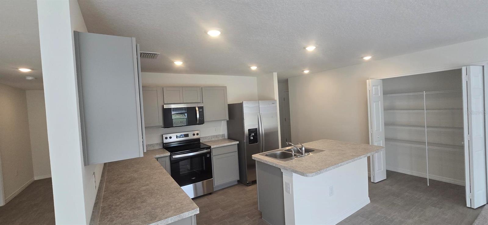 Image 18 of 32 For 328 Elderberry Court