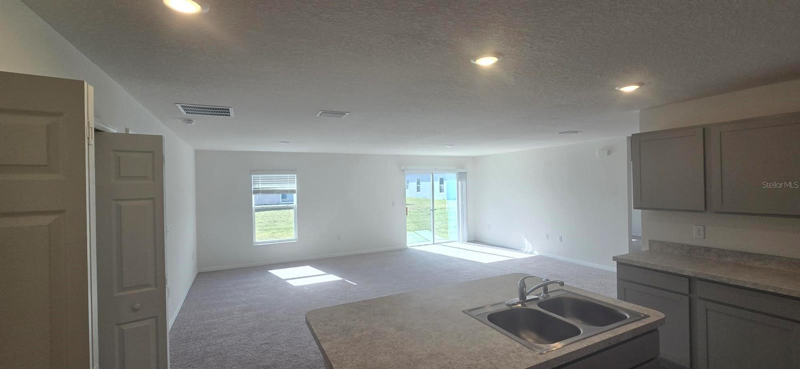 Image 20 of 32 For 328 Elderberry Court