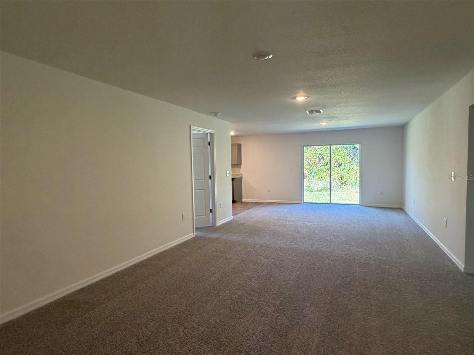 Image 3 of 6 For 904 Hudson Valley Drive