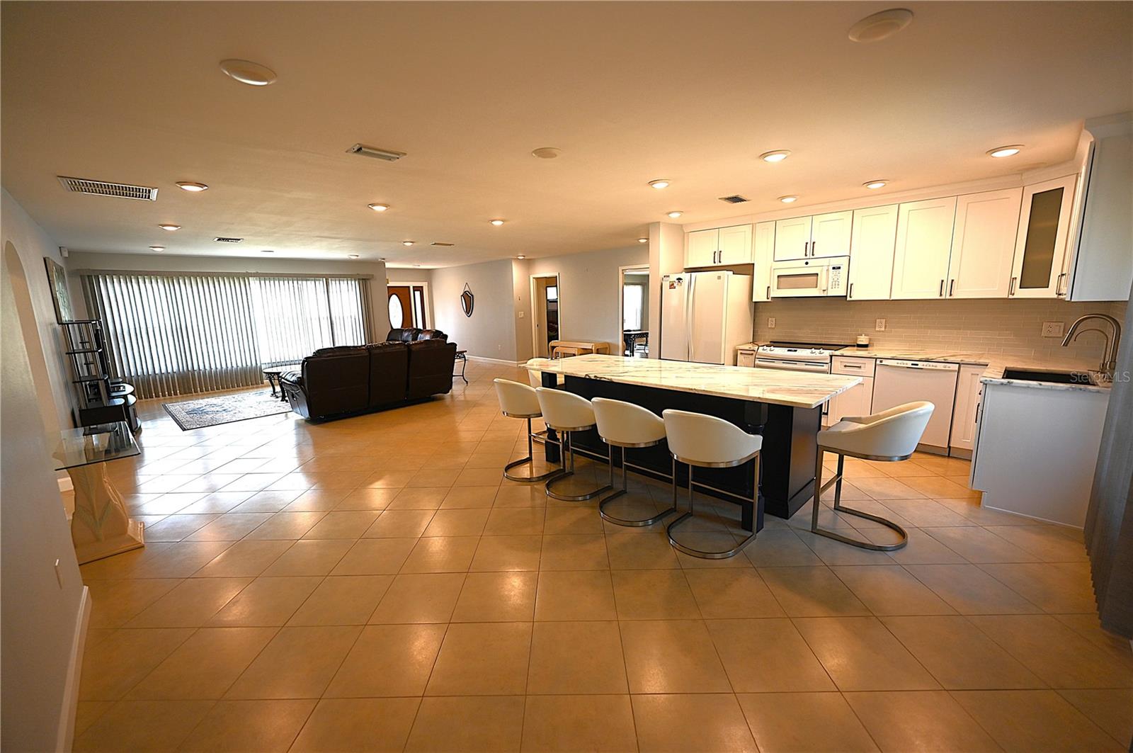 Image 10 of 37 For 12133 Madrid Avenue