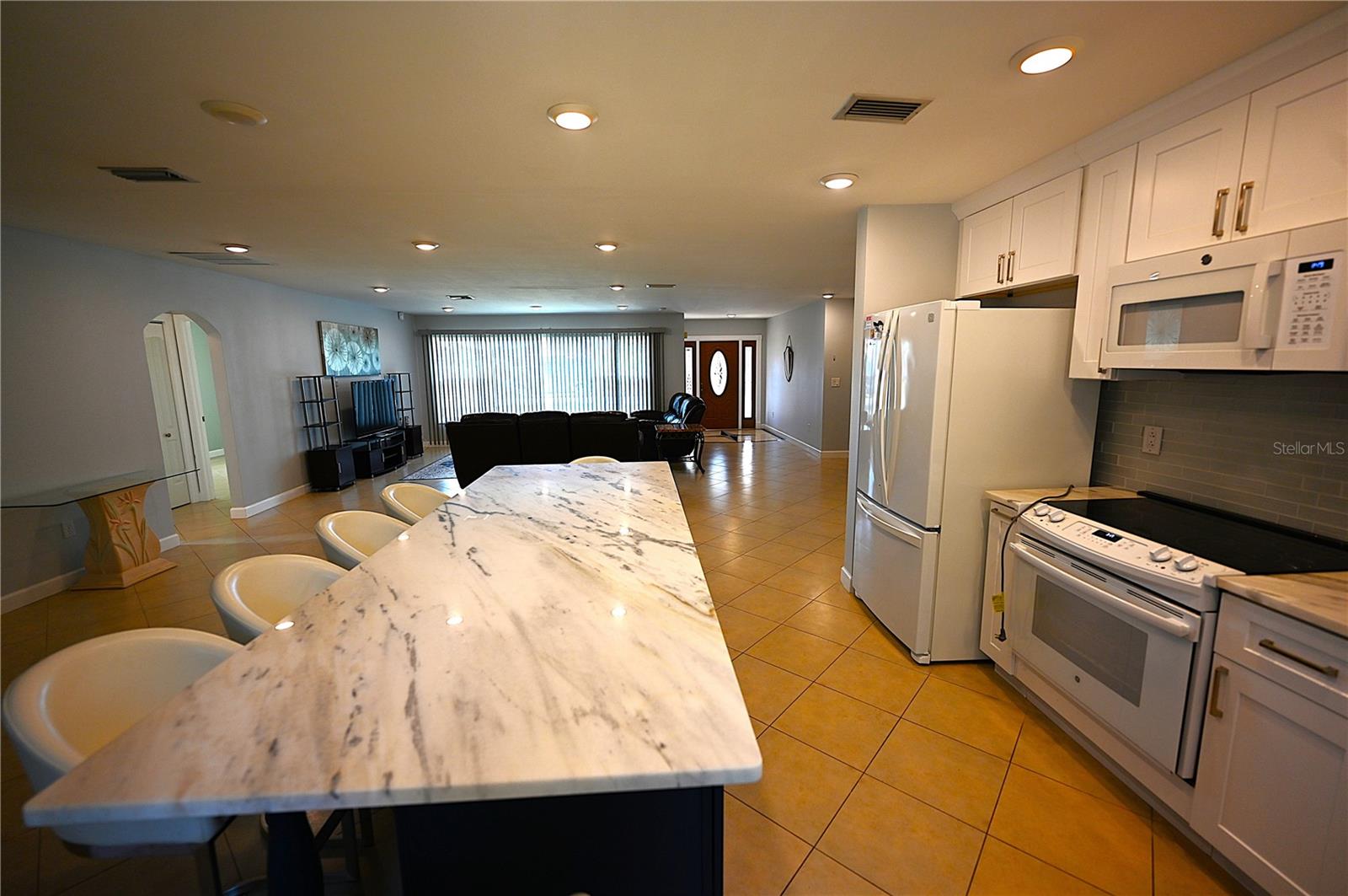 Image 17 of 37 For 12133 Madrid Avenue