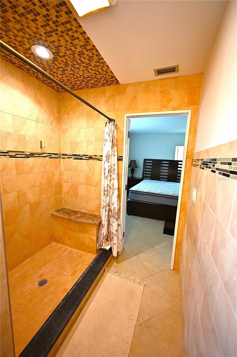 Image 22 of 37 For 12133 Madrid Avenue