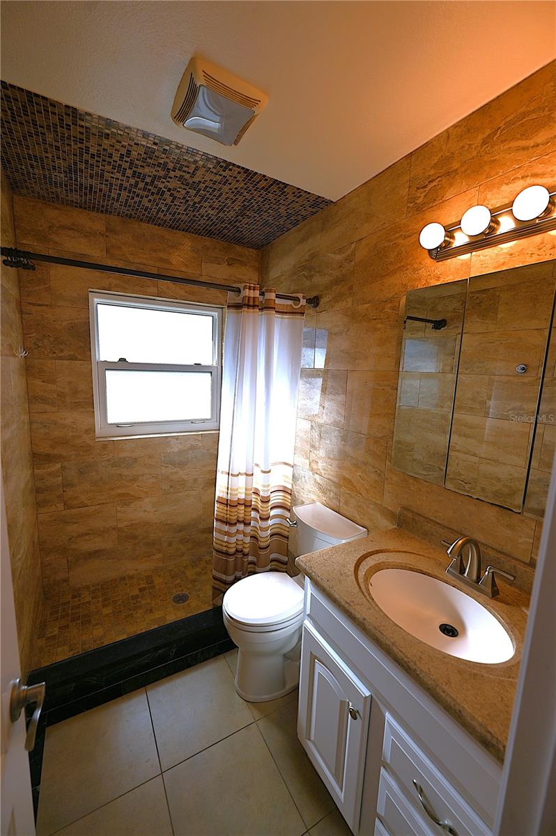 Image 26 of 37 For 12133 Madrid Avenue