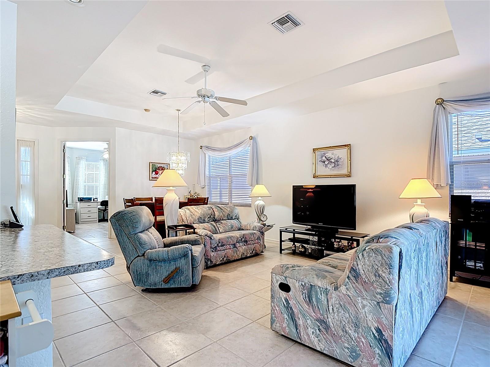 Image 17 of 75 For 13348 Pembroke Circle N