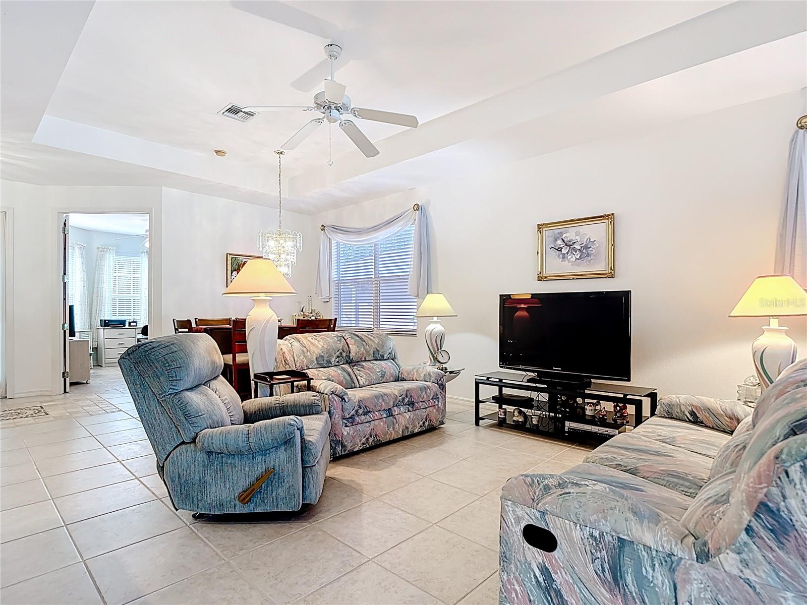 Image 23 of 75 For 13348 Pembroke Circle N