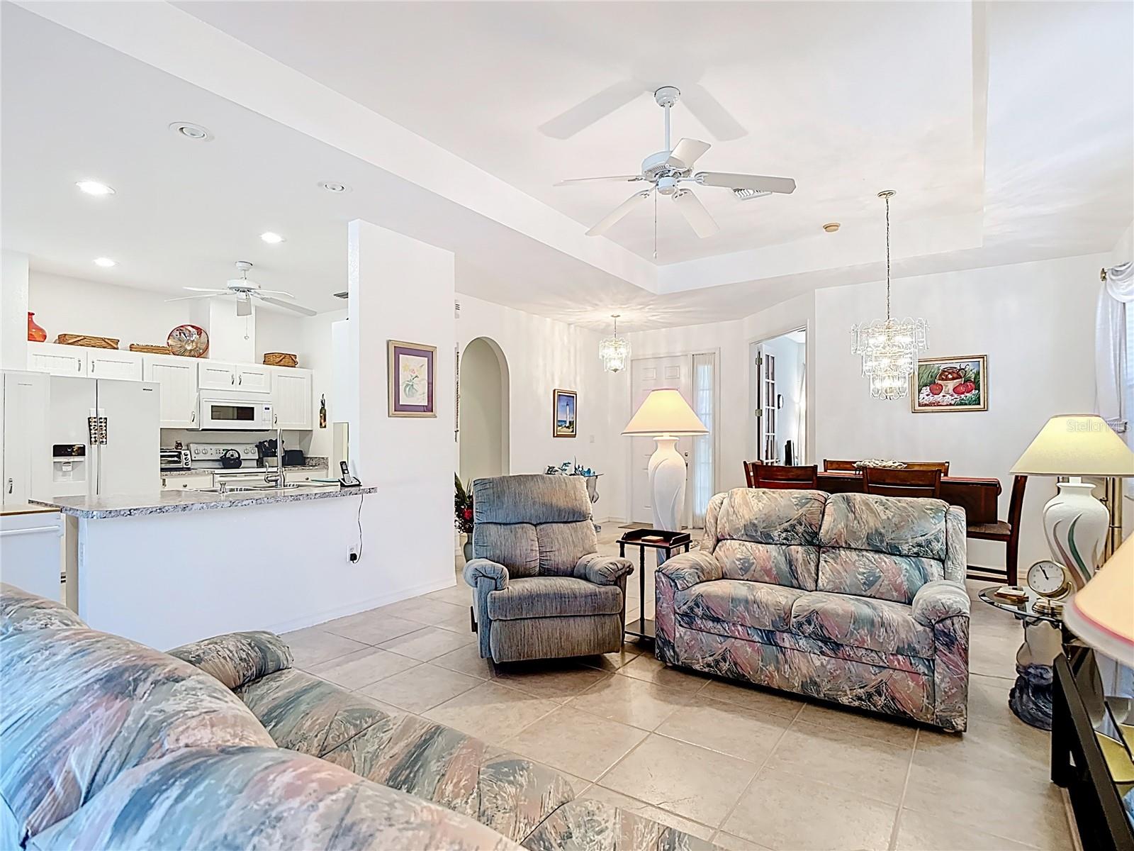 Image 25 of 75 For 13348 Pembroke Circle N