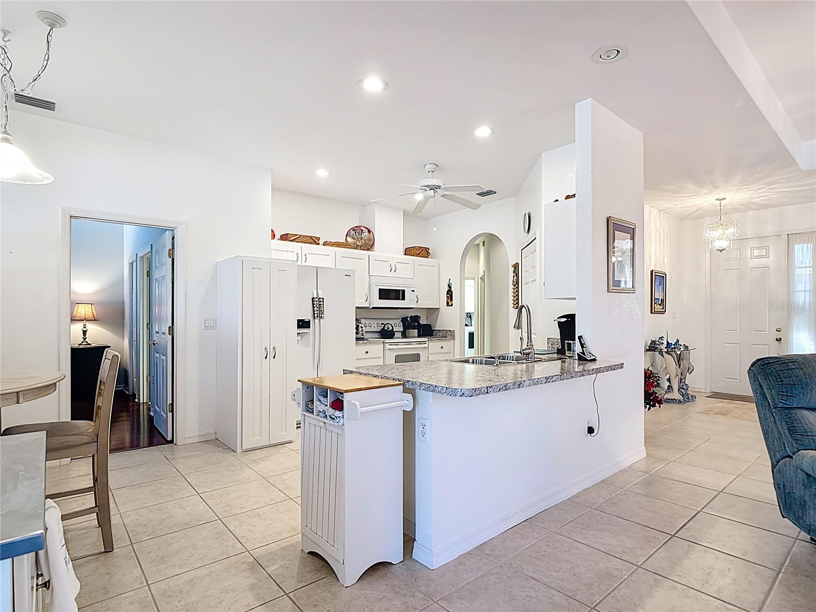 Image 27 of 75 For 13348 Pembroke Circle N