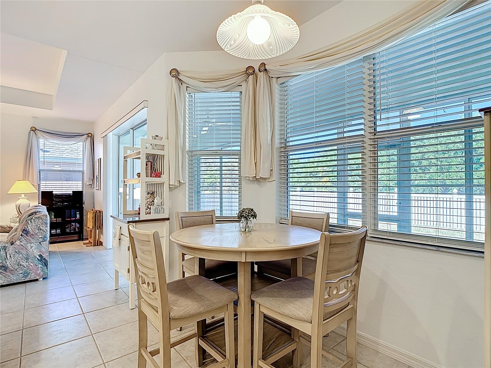 Image 29 of 75 For 13348 Pembroke Circle N