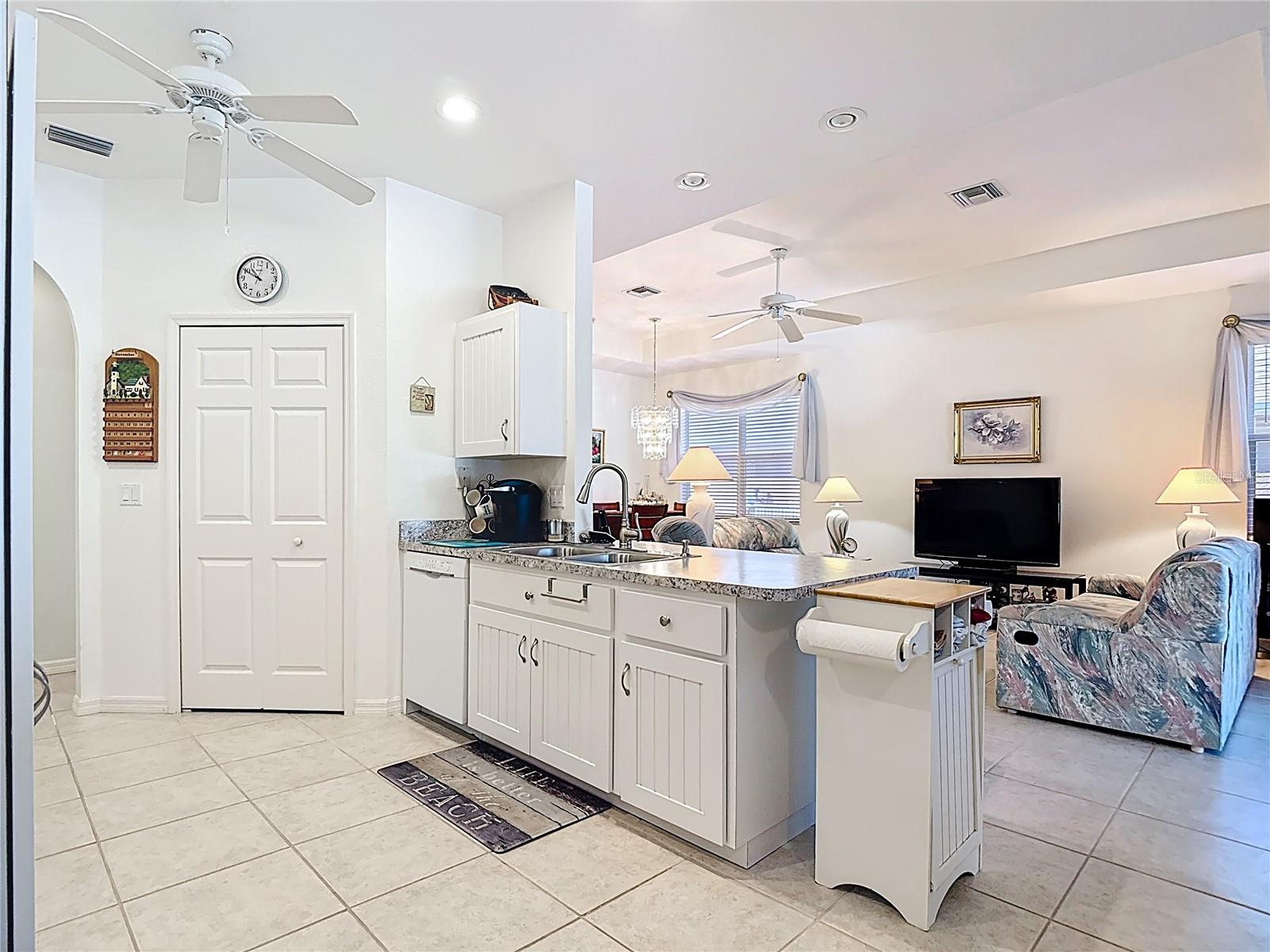 Image 31 of 75 For 13348 Pembroke Circle N