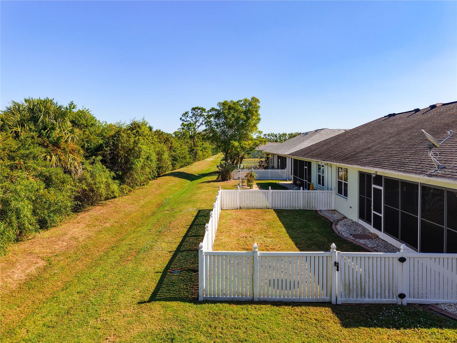 Image 54 of 75 For 13348 Pembroke Circle N