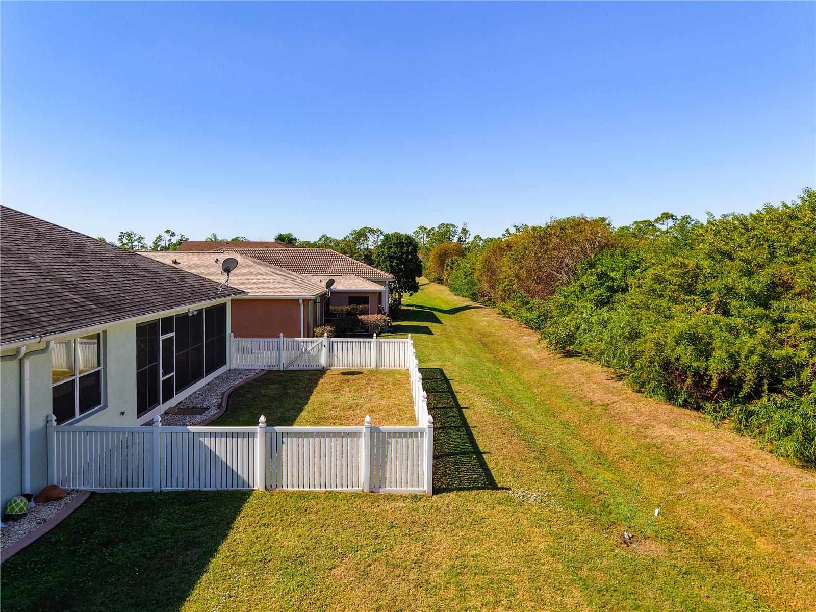 Image 57 of 75 For 13348 Pembroke Circle N