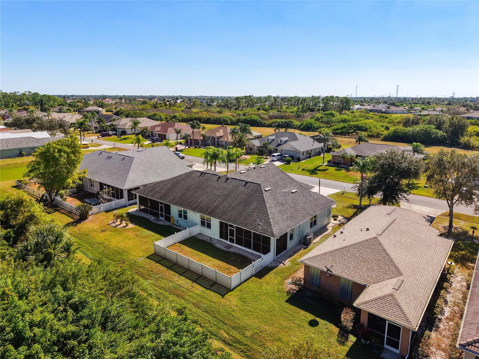 Image 61 of 75 For 13348 Pembroke Circle N