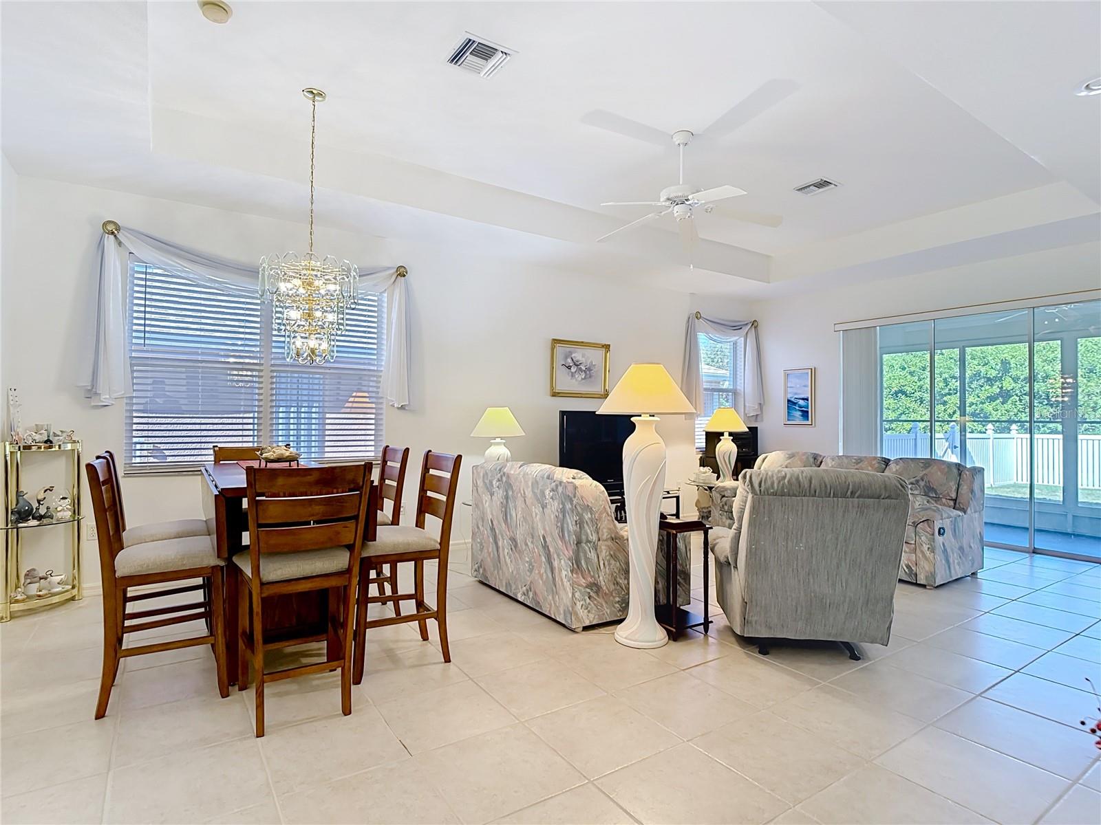 Image 9 of 75 For 13348 Pembroke Circle N