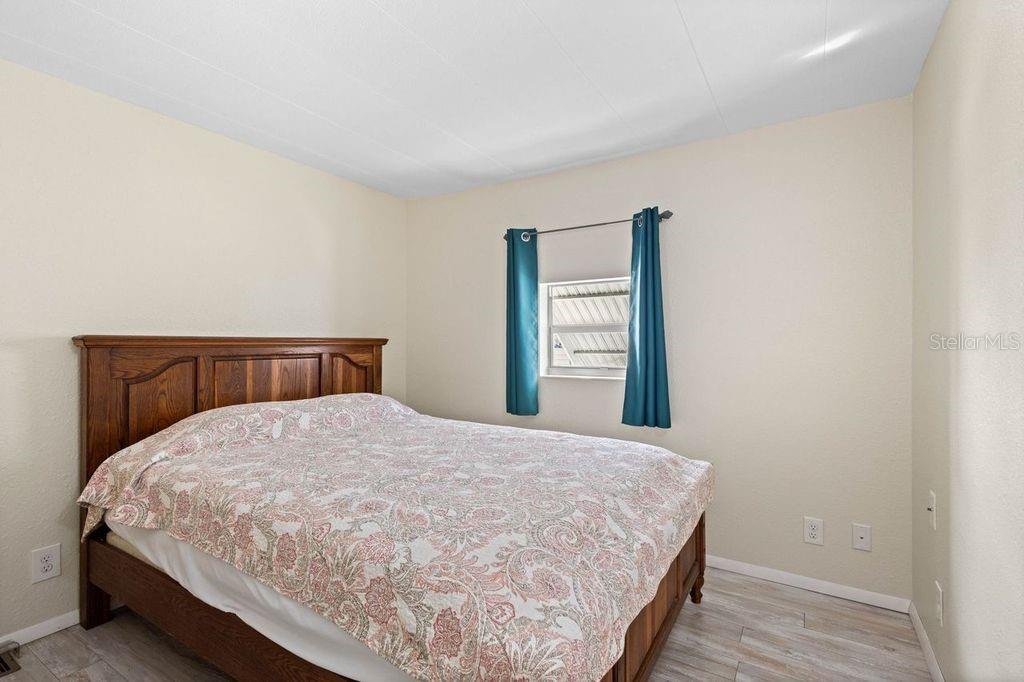 Image 11 of 28 For 10100 Burnt Store Road 48