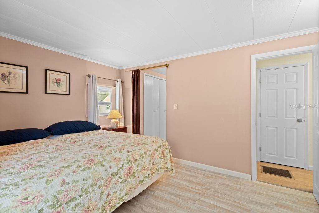 Image 14 of 28 For 10100 Burnt Store Road 48