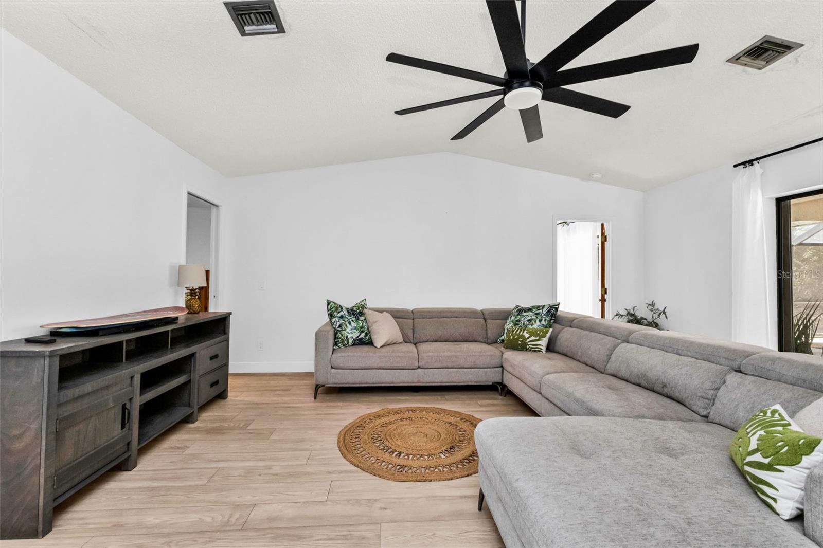 Image 20 of 76 For 1199 Beacon Drive