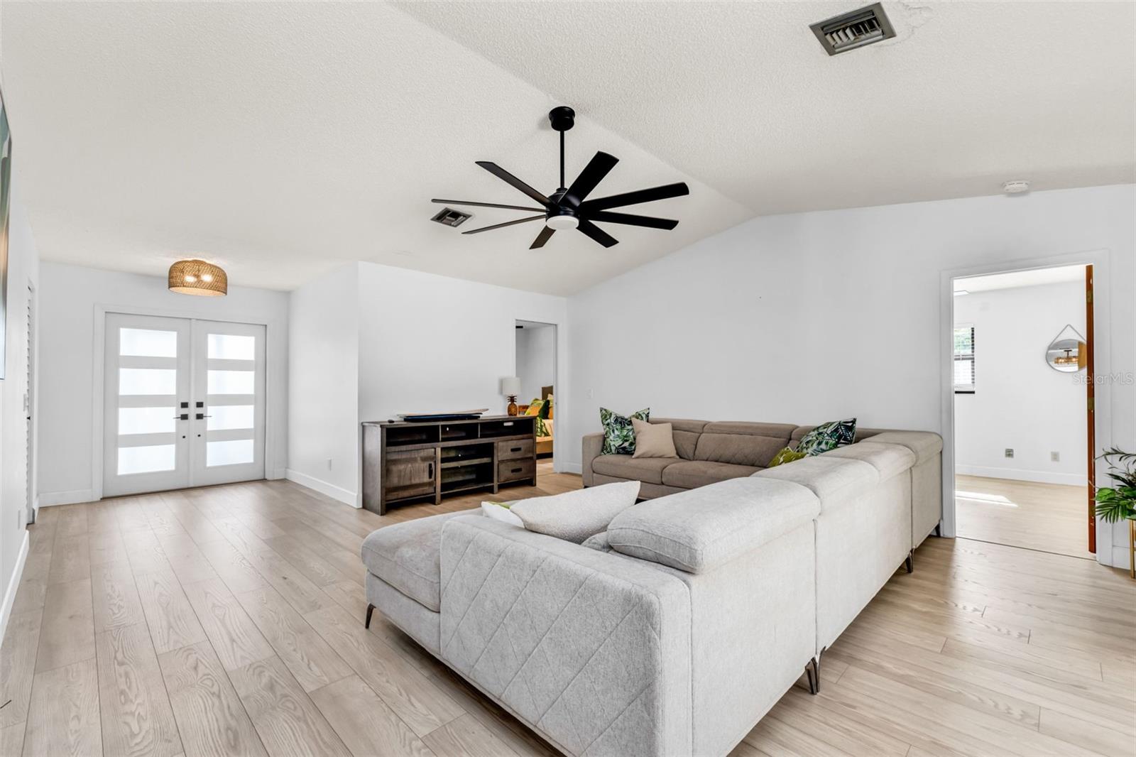 Image 21 of 76 For 1199 Beacon Drive